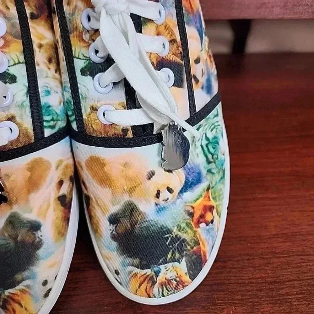 THE Bradford Exchange Animal Kingdom Canvas shoes. Size 8 - Picture 5 of 16